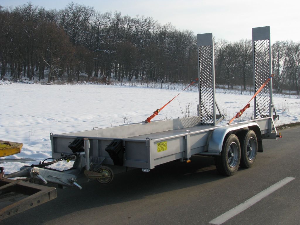 Cu caroseria intre roti